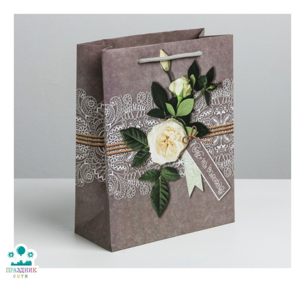 ПАКЕТ Мисс утонченность, ламинированный вертикальный, MS 18 × 23 × 8 см